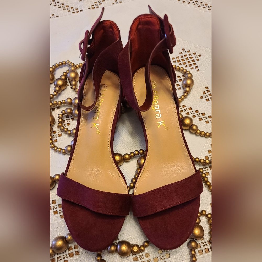 NWOT Allegra K suede-like burgandy/wine colored sandals